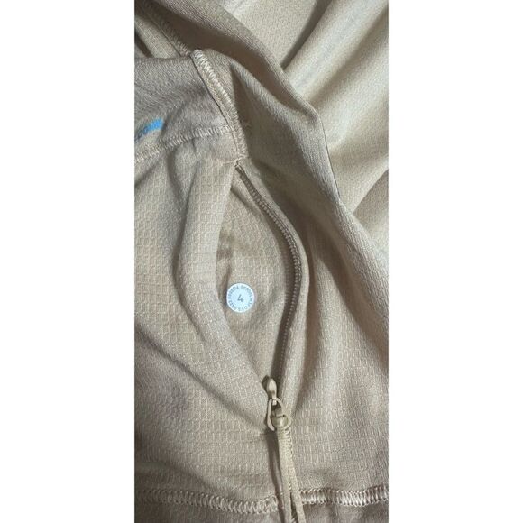 Lululemon Lightweight Cinched Hem Hiking T-Shirt, Golden Sand- SZ 4 - Picture 5 of 11